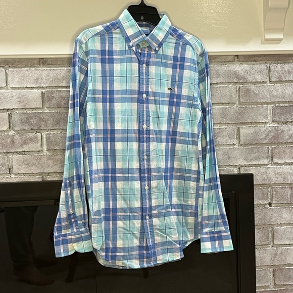 Vineyard Vines - Picture 1 of 2